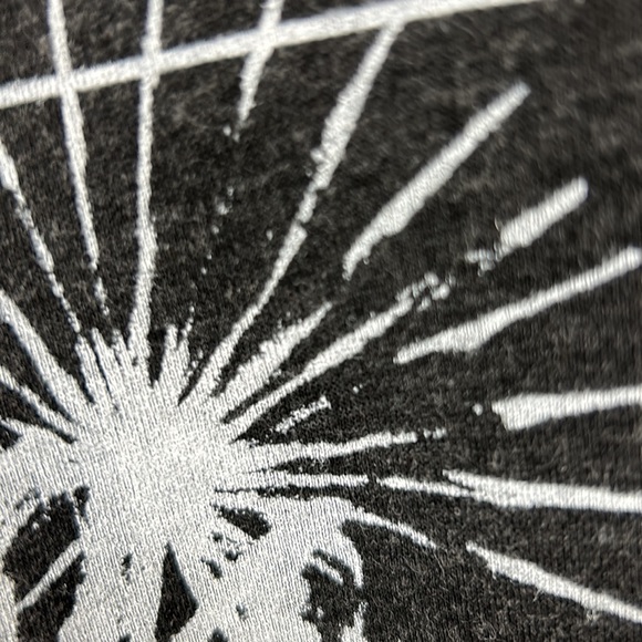 Athletic Black Tee Shirt / minimalist plants design / Crewneck - Picture 3 of 6